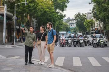 Vietnam Street-Crossing Guide: Walk Busy Cities More Confidently